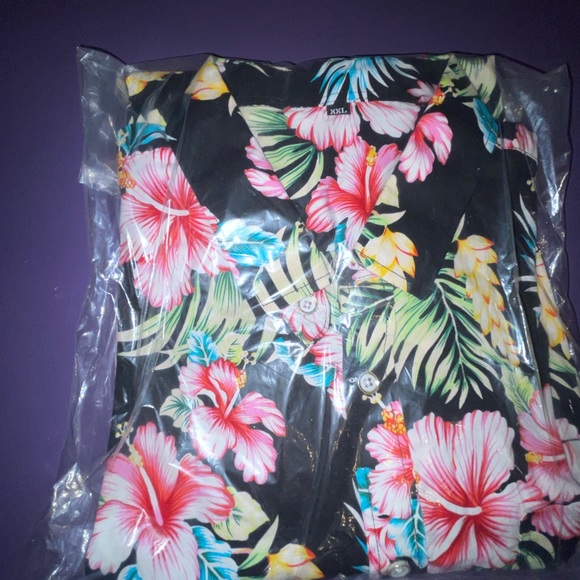 NWT Hawaiian shirt - Picture 2 of 5
